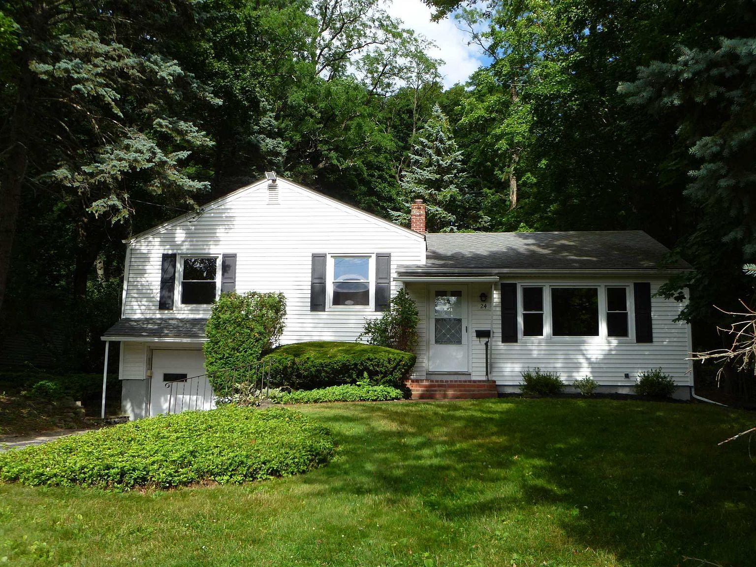 24 Priscilla Ln, Poughkeepsie, NY 12603 | Zillow