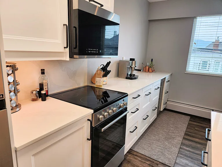 2335 York Ave #207 — Photo 9