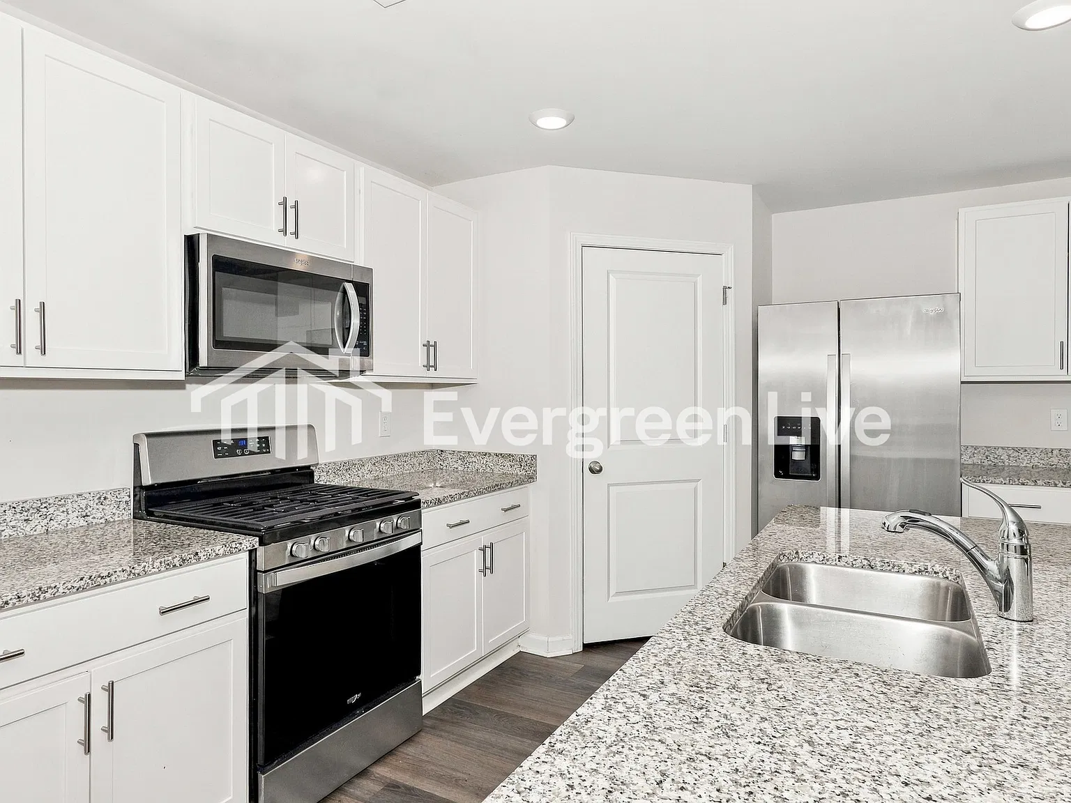 4 bed, 2.0 bath, 1774 sqft, $2,145 — Photo 4