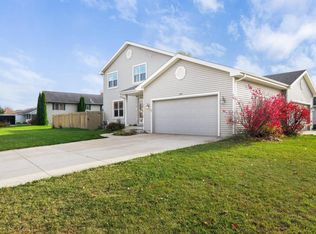 689 Stonehaven Dr, Sun Prairie, WI 53590