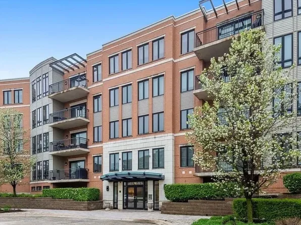 145 S York St Unit 328, Elmhurst, IL 60126