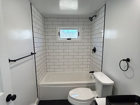 4th image of 82-84 O Dr #2
