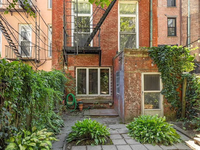 131A Noble St #1 — Photo 10