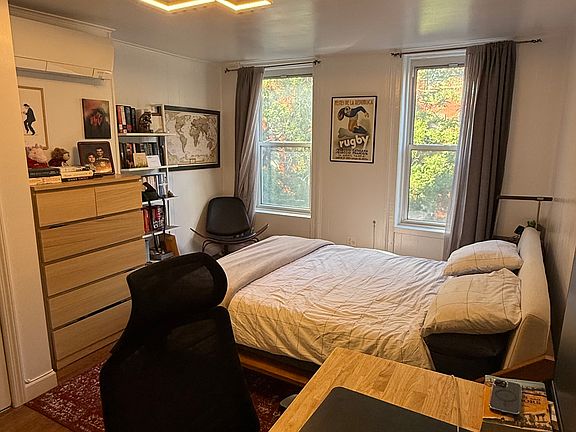 2nd image of 216 E 5th St APT 6