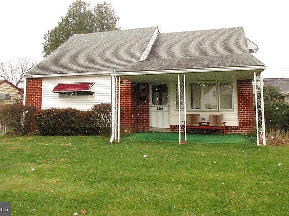 2nd image of 1010 Barlow St