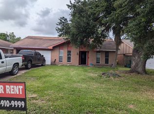 1820 Aspen Ln, Seabrook, TX 77586