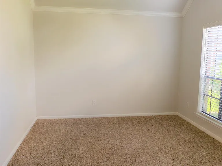 17111 Driver Ct — Photo 13