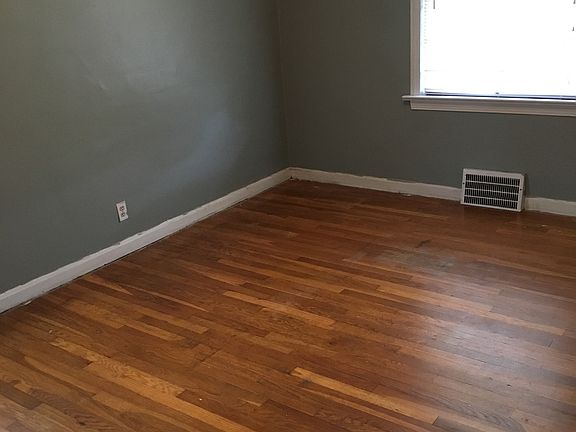 5th image of 9411 Beech Ave