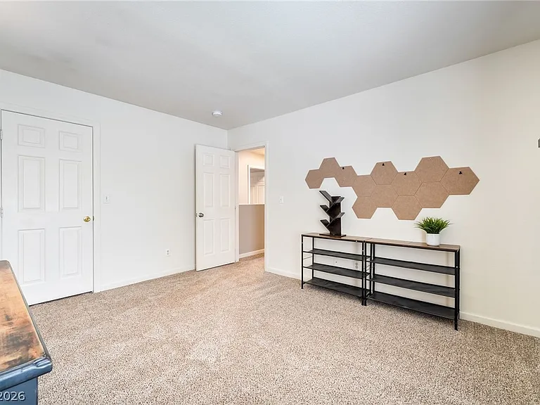 1626 Hennepin Dr — Photo 32