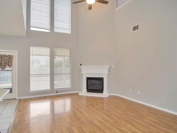 5th image of 8805 Sunset Trace Dr