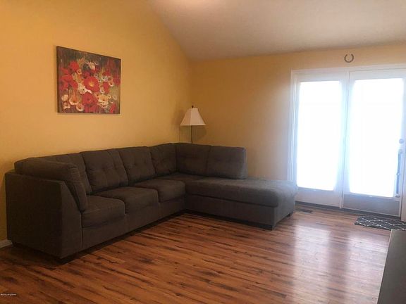 5th image of 223 Shady Glen Cir