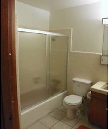 4th image of 1234 Hillcrest Dr