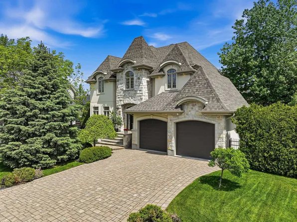 8 Rue De Aly, Blainville, QC J7B 6B8