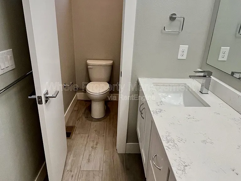 1547 Utica St — Photo 24