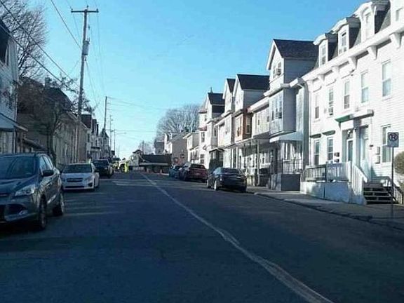 Exterior Neighborhood (street photo)