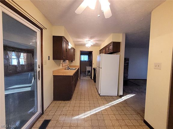 5th image of 11829 Sheldon Rd