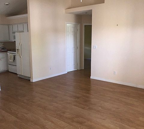 5th image of 1431 SE 22nd Ter