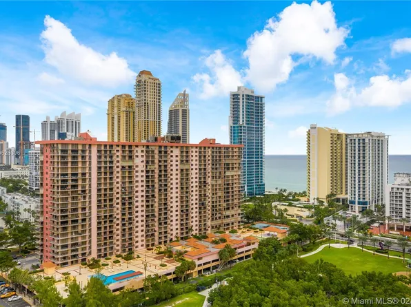 210 174th St APT 305, Sunny Isles Beach, FL 33160