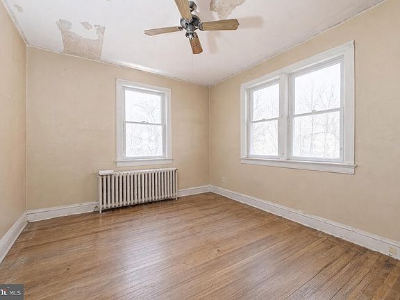 5th image of 2900 S Dakota Ave NE