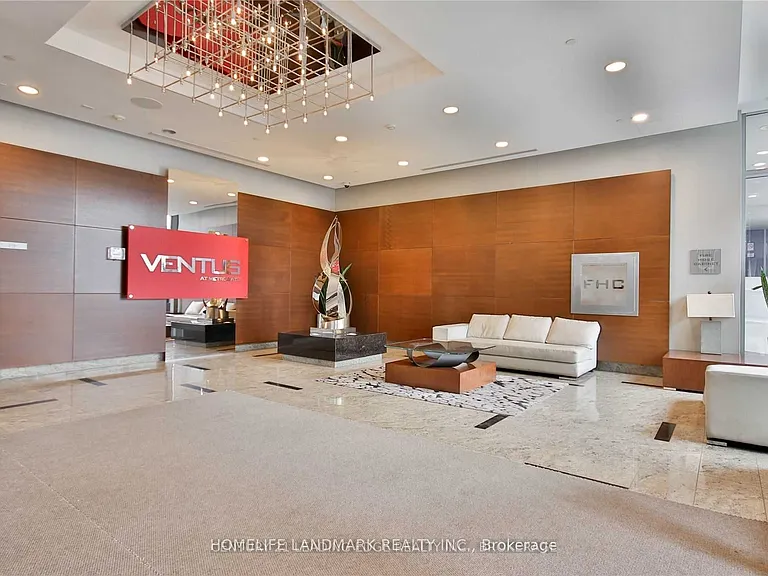 181 Village Green Sq #2819 — Photo 4