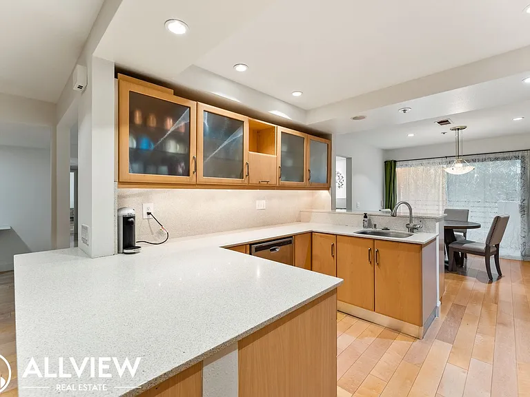 280 Cagney Ln #220 — Photo 11