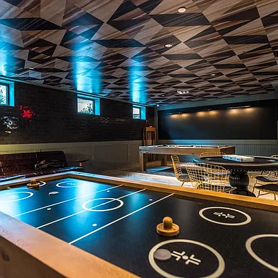 Rented by Nooklyn NYC LLC | media 90