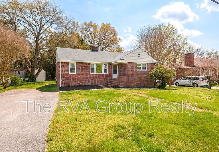 2201 Lydell Dr — Photo 1