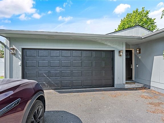 2nd image of 4040 Winterpark Dr