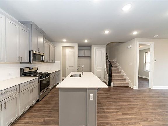 3rd image of 3029 Galveston St