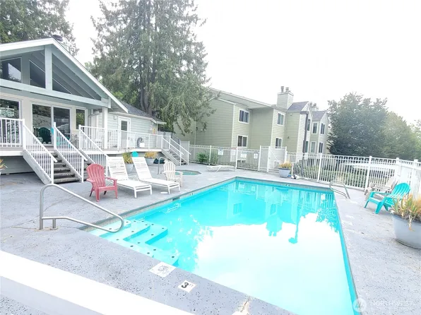 975 Aberdeen Avenue NE #J104, Renton, WA 98056