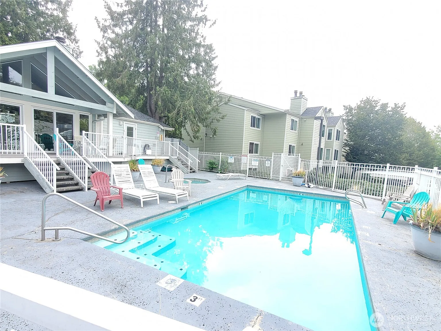 975 Aberdeen Avenue NE #J104 photo 1