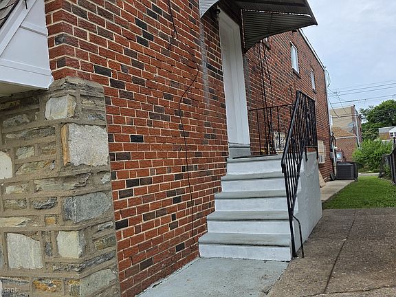 3rd image of 2319 Benson St Floor 2