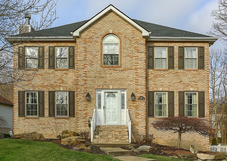 1st image of 149 Hampshire Dr