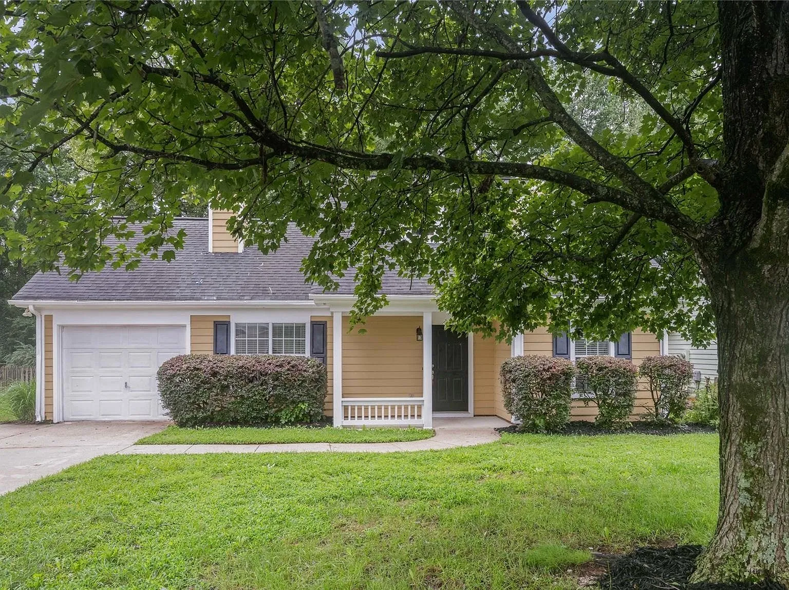 3 bed, 1133 sqft, $1,305 — Photo 2