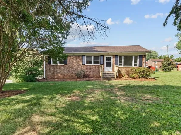 113 Jenny Ln, Pilot Mtn, NC 27041