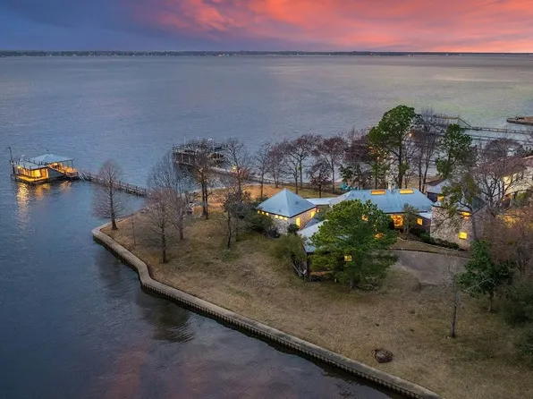 139 Pinehurst Dr, Mabank, TX 75156