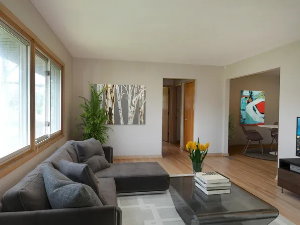 3718 Commodore Dr, Brooklyn Center, MN 55429