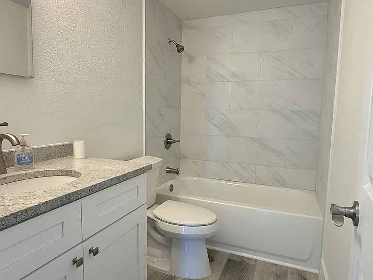 13428 Neptune Dr — Photo 18
