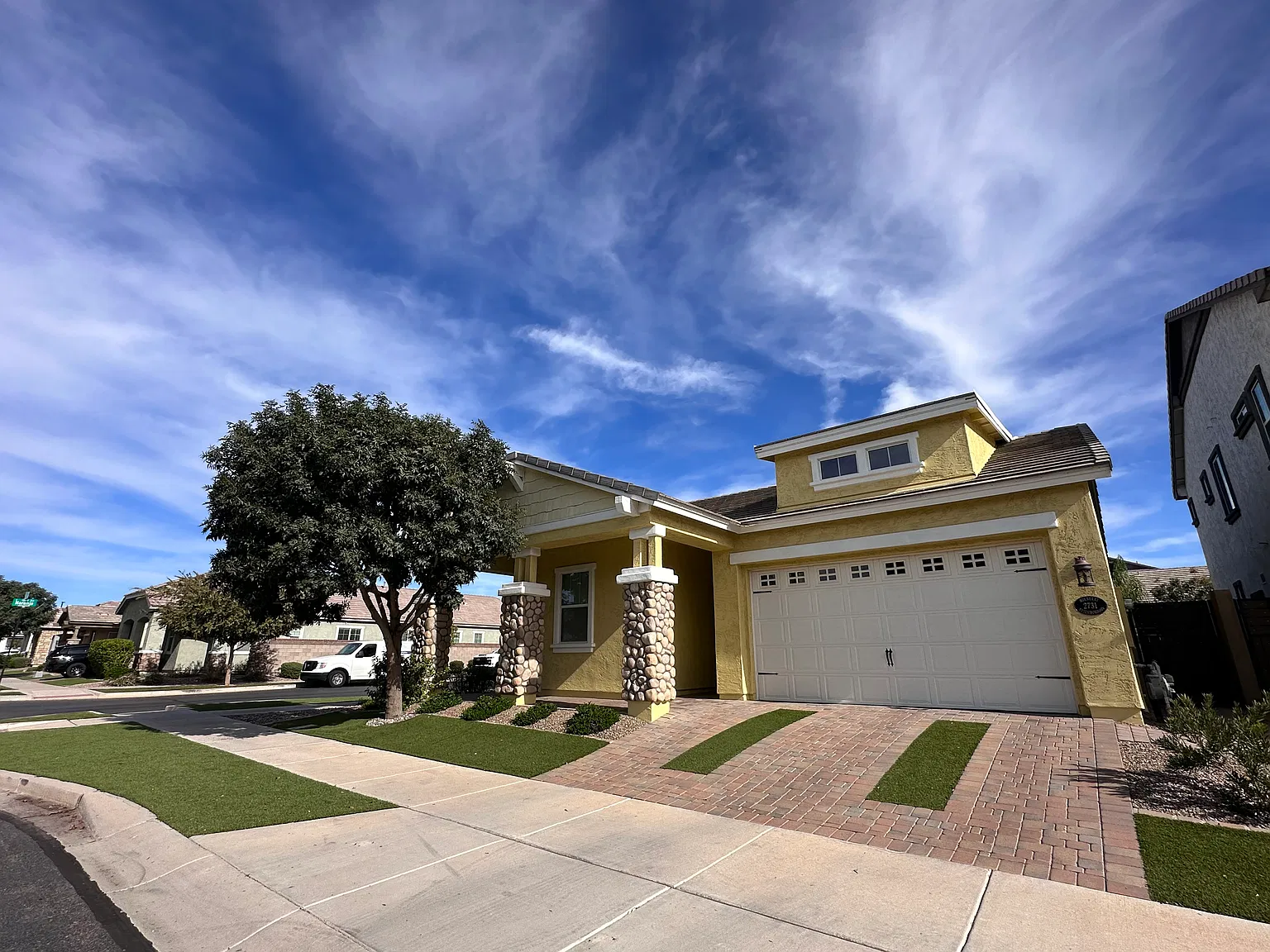 4 bed, 1967 sqft, $2,600 — Photo 1