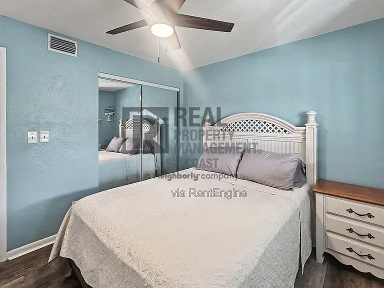 28100 Pine Haven Way #5 — Photo 13
