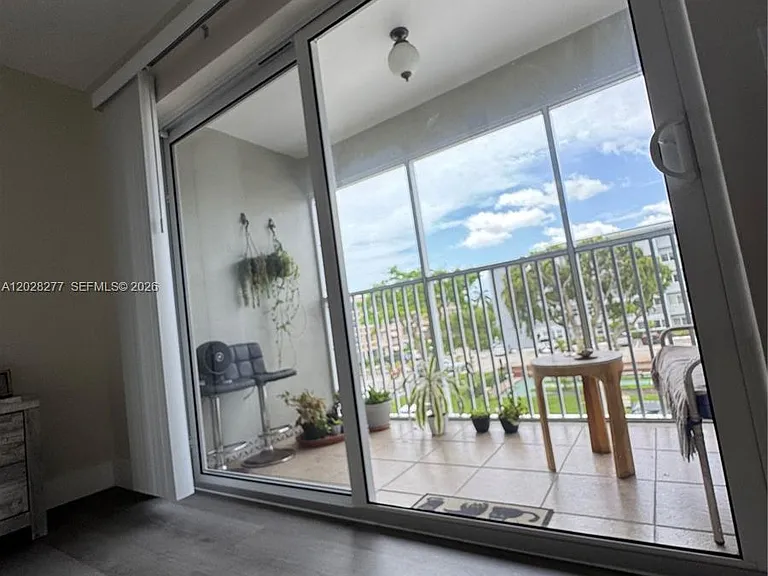330 SE 2nd St #303H — Photo 11