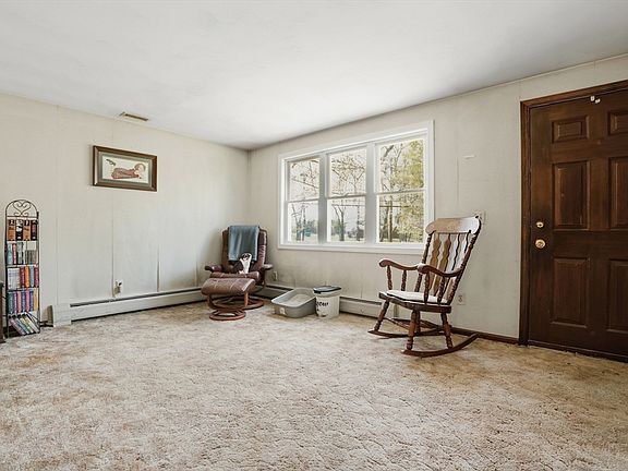 3rd image of 6 Bayview Ave