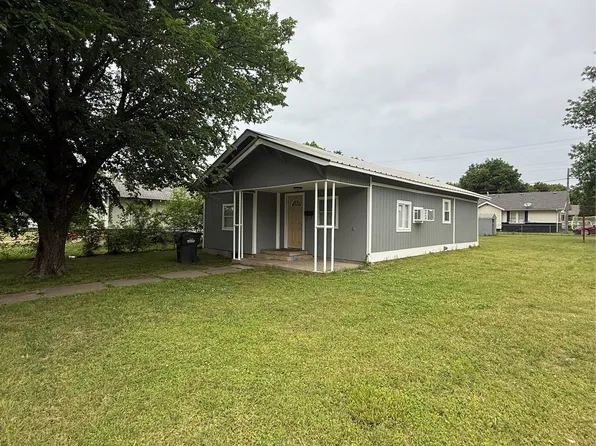 1202 W Division St, Henryetta, OK 74437