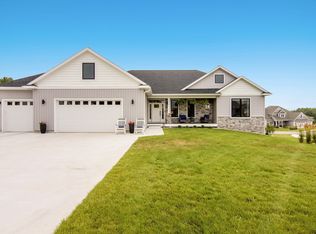 3519 Foxpoint Ct, Traverse City, MI 49685