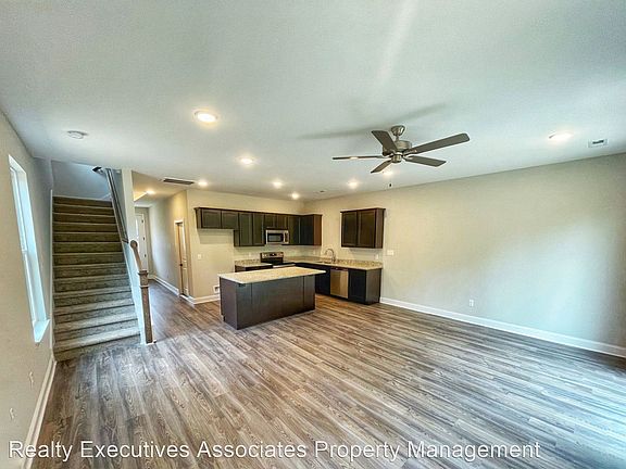 2nd image of 4821 Moon Lake Ln