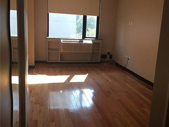 5th image of 13553 Northern Blvd Suite 5C