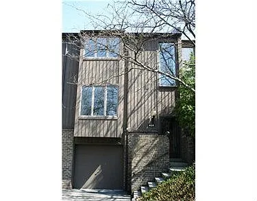 425 Hemlock Ct photo 1