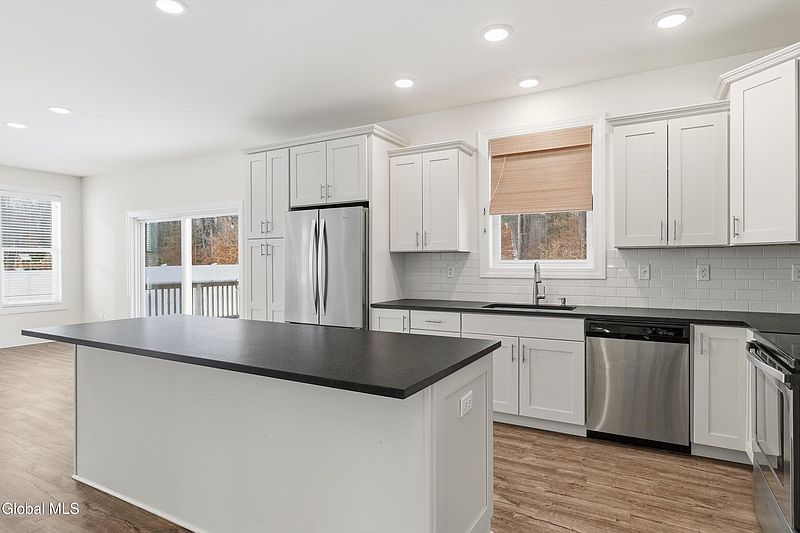 3rd image of 13 Catalina Drive