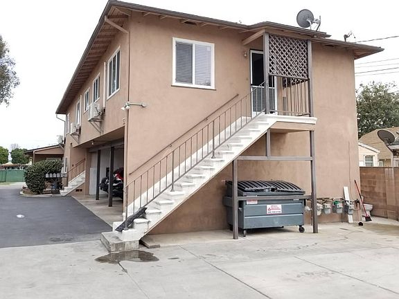 2nd image of 5929 Primrose Ave #3/4