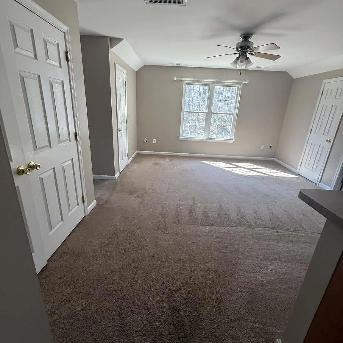 1 bed, 800 sqft, $1,800 — Photo 2